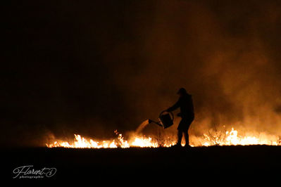 Interventions sur l'incendie après le feu d'artifice 