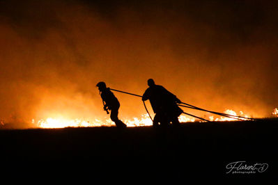 Interventions sur l'incendie après le feu d'artifice 