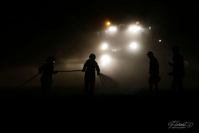 Interventions sur l'incendie après le feu d'artifice 