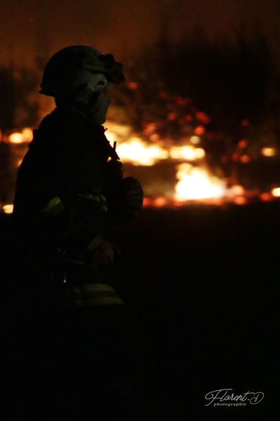 Interventions sur l'incendie après le feu d'artifice 